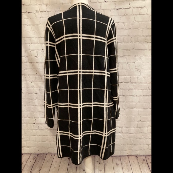 Long black/white plaid cardigan sweater/jacket - Picture 3 of 5